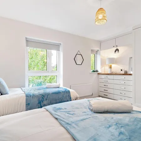 Deluxe 2-Bedrooms Hideaway In Ashford, Great Location, Close To M20 Ashford  Exterior photo