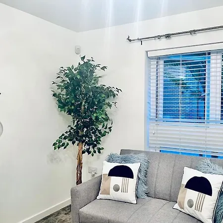 Deluxe 2-Bedrooms Hideaway In Ashford, Great Location, Close To M20 Ashford  Exterior photo