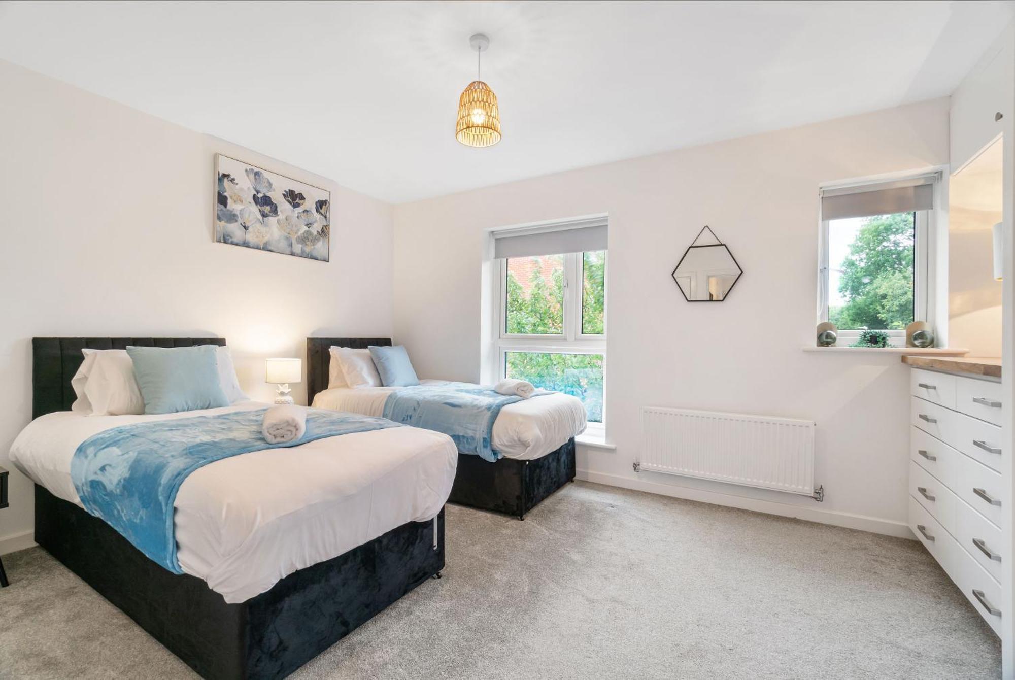 Deluxe 2-bedrooms Hideaway In Ashford, Great Location, Close To M20 Ashford (Kent)