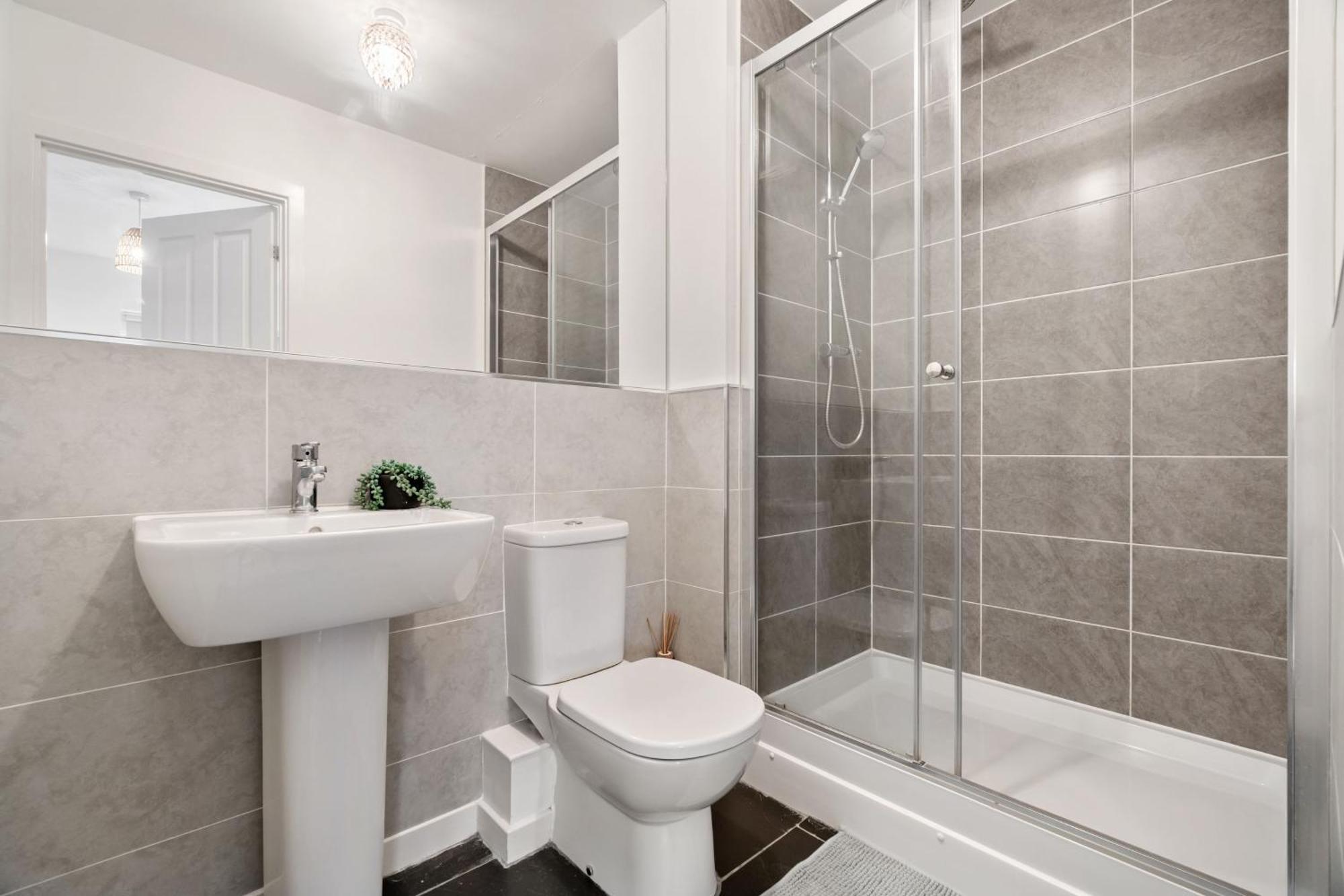 Holiday home Deluxe 2-bedrooms Hideaway In Ashford, Great Location, Close To M20
