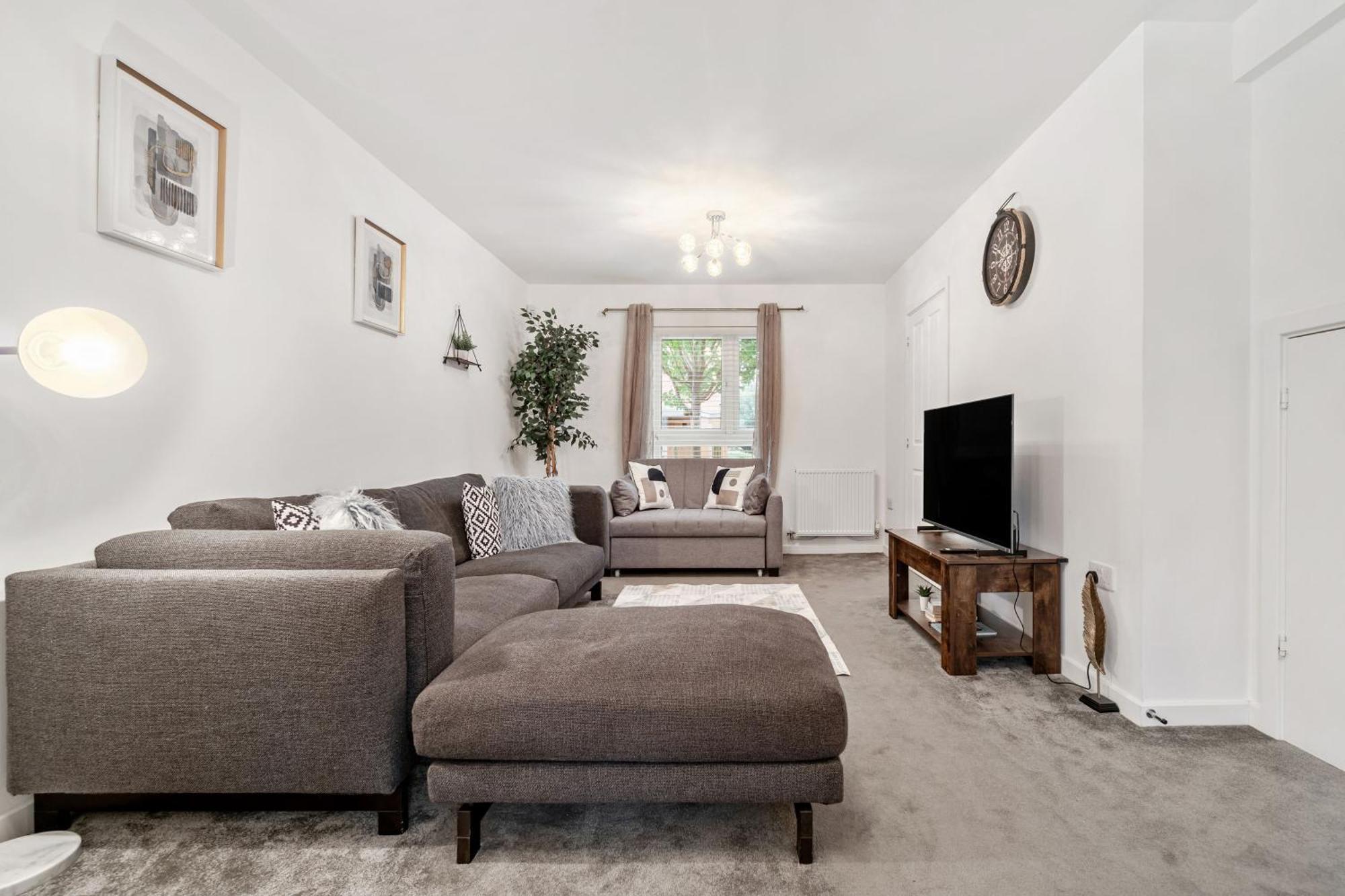 Deluxe 2-bedrooms Hideaway In Ashford, Great Location, Close To M20 Holiday home *