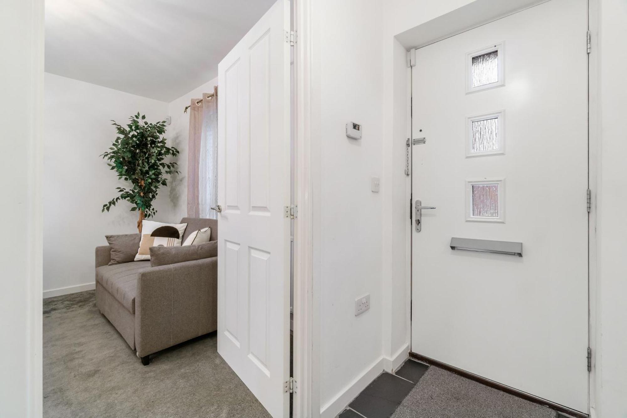 Deluxe 2-bedrooms Hideaway In Ashford, Great Location, Close To M20 *
