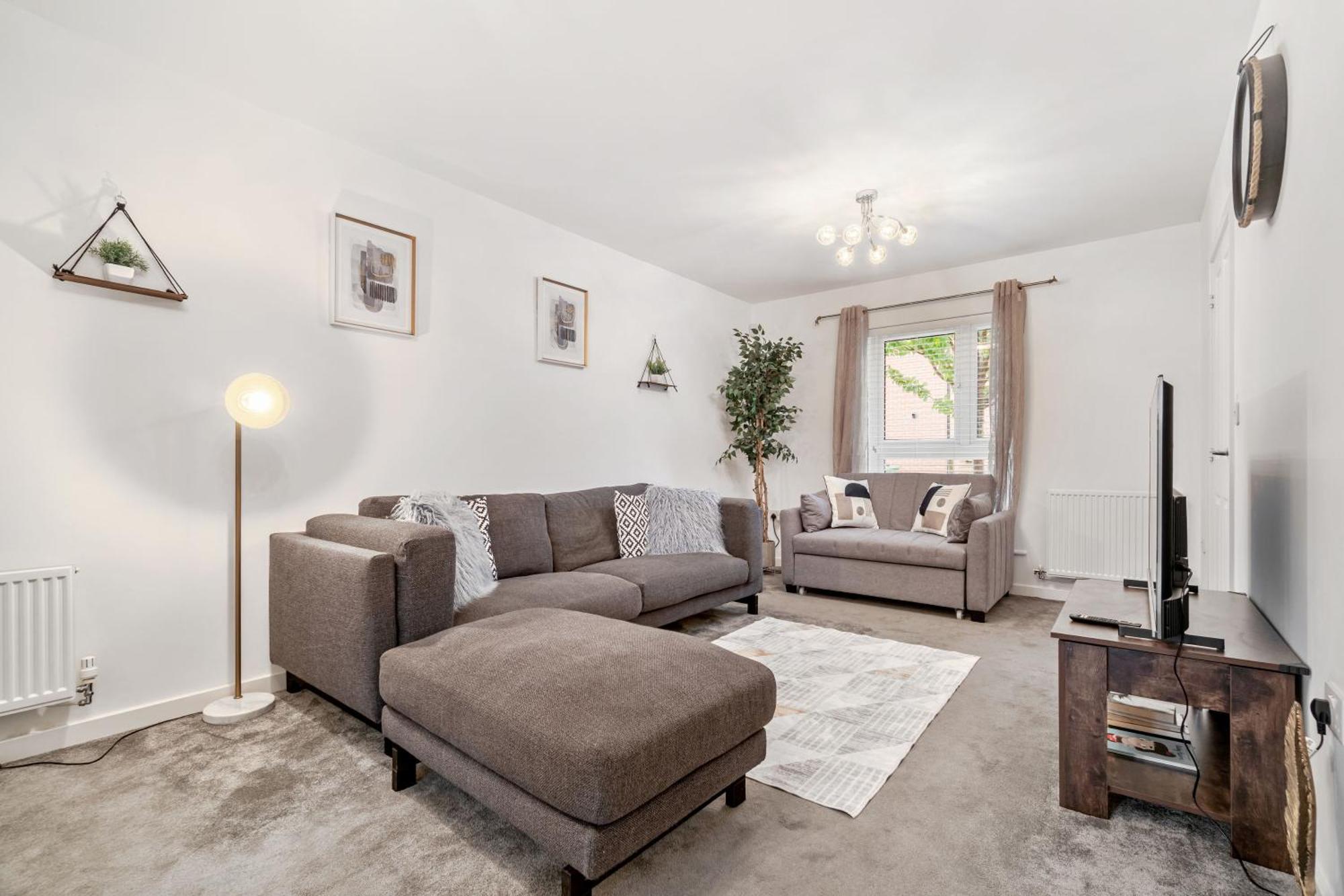 Deluxe 2-bedrooms Hideaway In Ashford, Great Location, Close To M20 Holiday home *