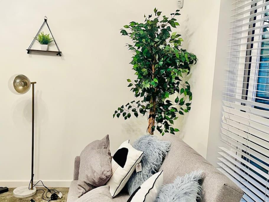 Holiday home Deluxe 2-bedrooms Hideaway In Ashford, Great Location, Close To M20