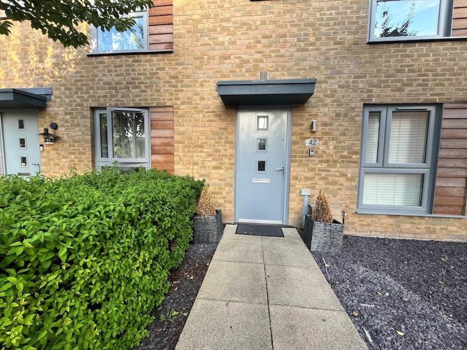 Deluxe 2-bedrooms Hideaway In Ashford, Great Location, Close To M20 Ashford (Kent)