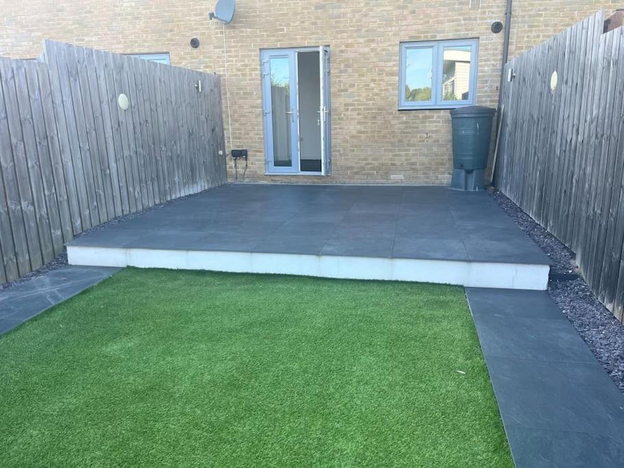 Deluxe 2-bedrooms Hideaway In Ashford, Great Location, Close To M20 Ashford (Kent)